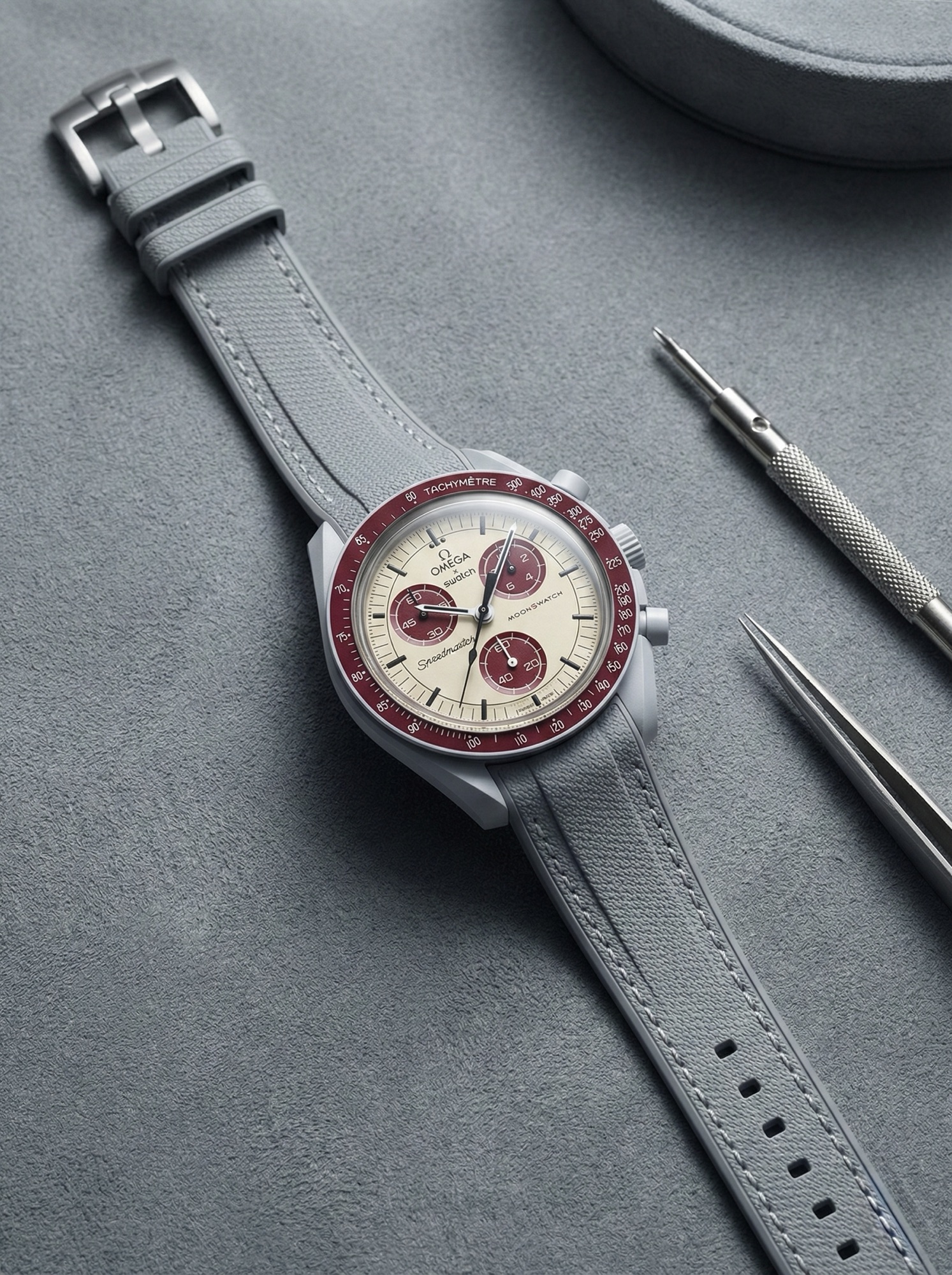 Mission-To-Pluto-Omega-X-Swatch3